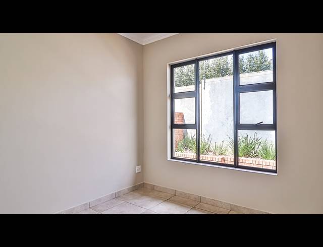 3 BEDROOM SIMPLEX FOR SALE IN SIX FOUNTAINS RESIDENTIAL ESTATE
